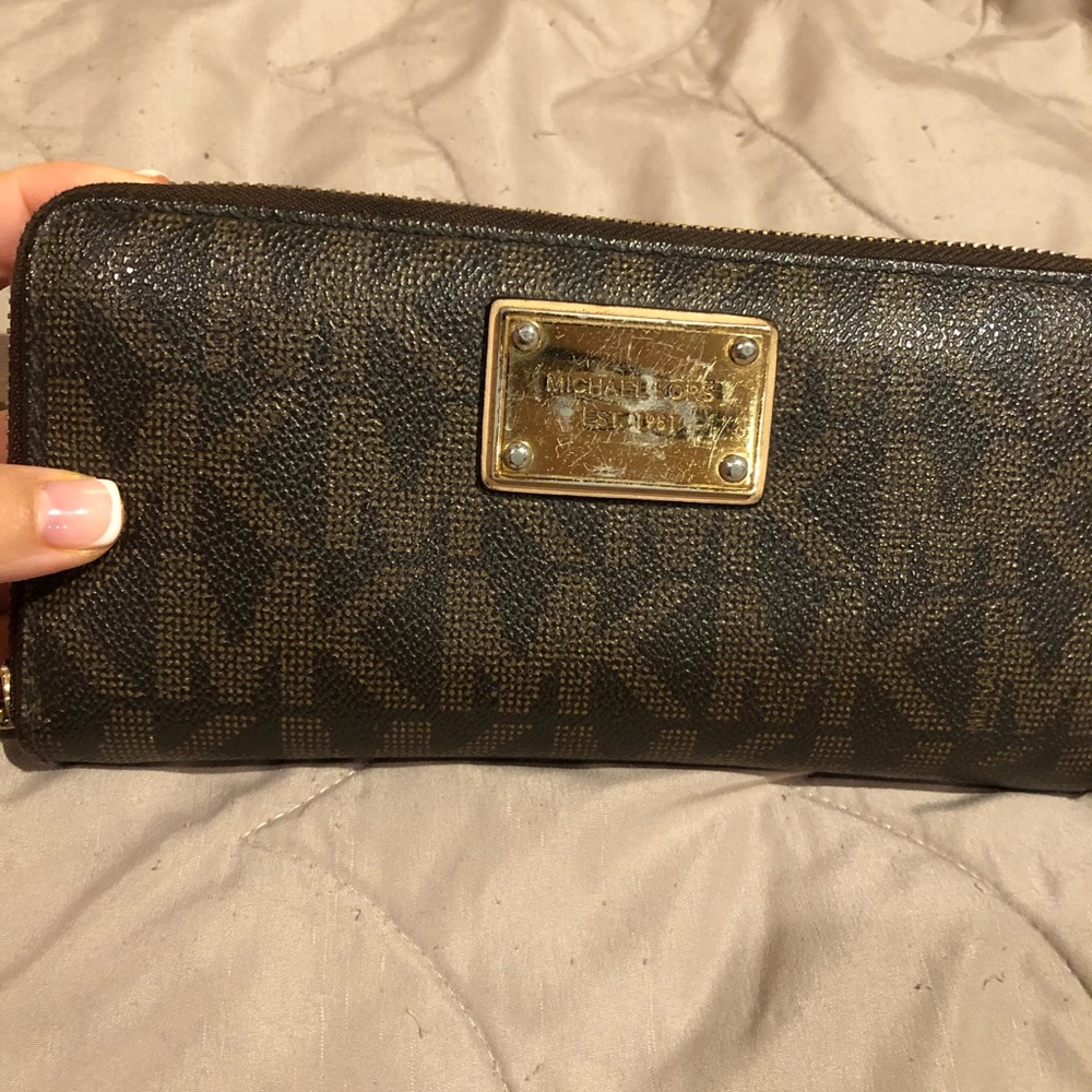 Michael kors wallet